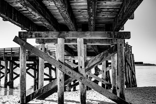 An image of BW Coast - Under the Pier